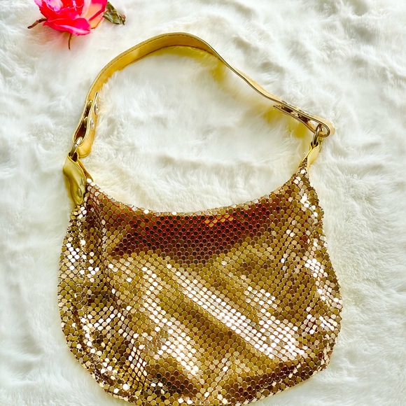 New No tags GOLD SEQUINS PURSE with Detachable Strap . Room for phone & make up! - Picture 3 of 9